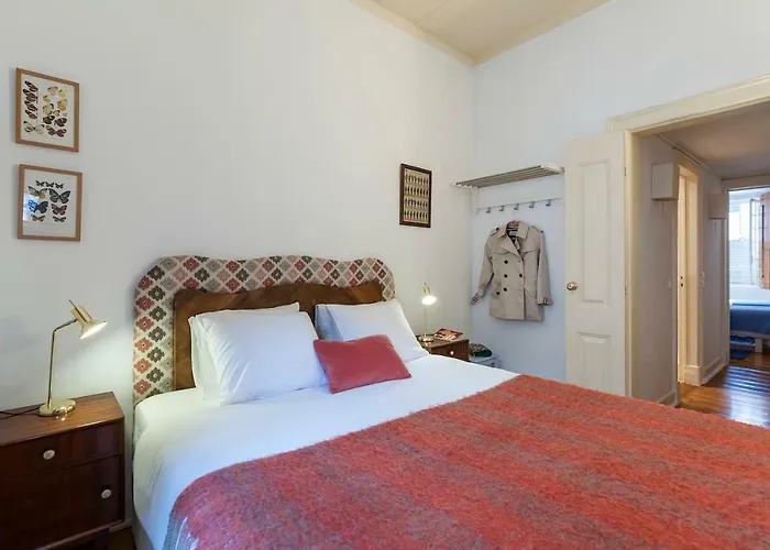 2 Bedroom Apartment With Patio Next To Avenida Da Liberdade