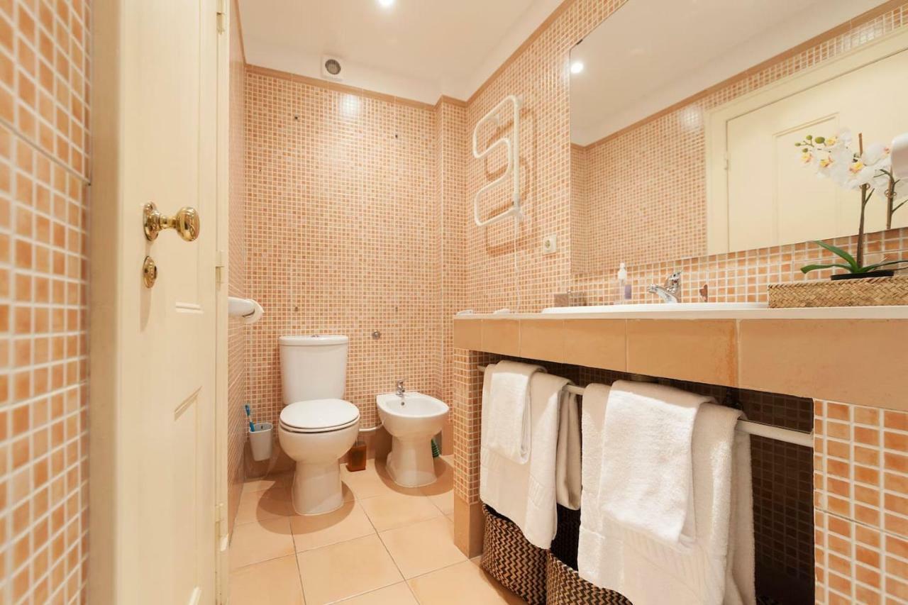2 Bedroom With Patio Next To Avenida Da Liberdade * Lisbon