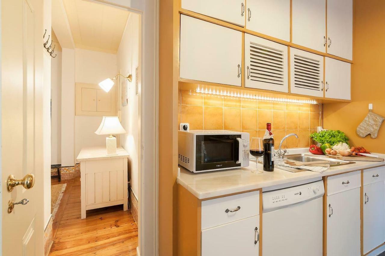 2 Bedroom With Patio Next To Avenida Da Liberdade Apartment *