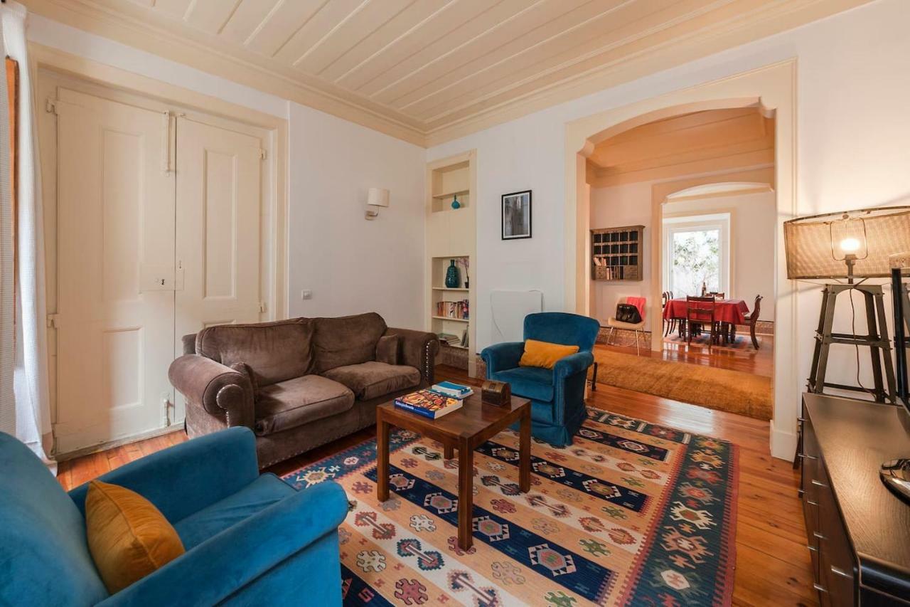 Apartment 2 Bedroom With Patio Next To Avenida Da Liberdade *