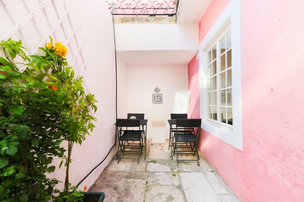 Apartment 2 Bedroom With Patio Next To Avenida Da Liberdade Lisbon