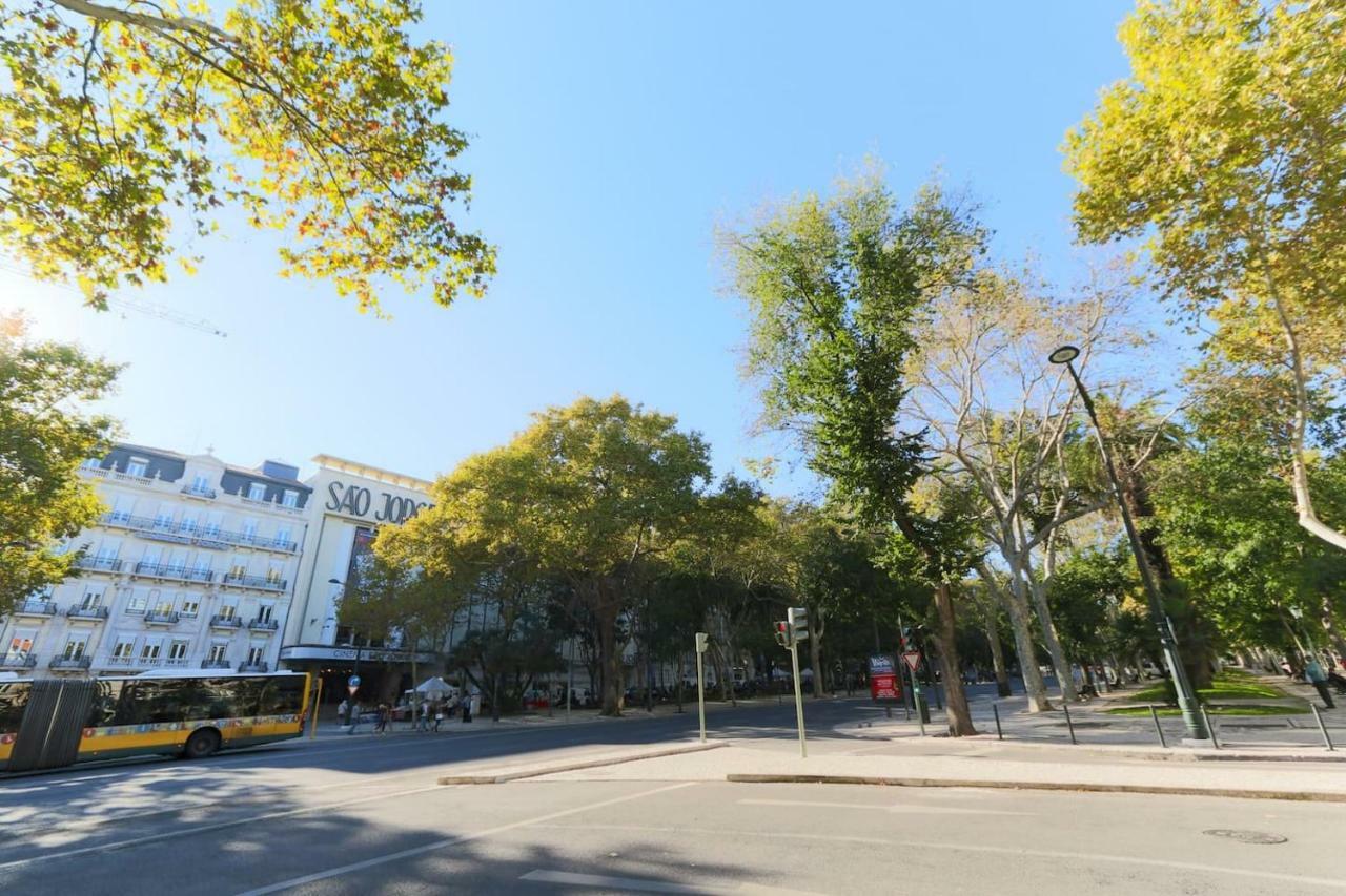 2 Bedroom With Patio Next To Avenida Da Liberdade Apartment *