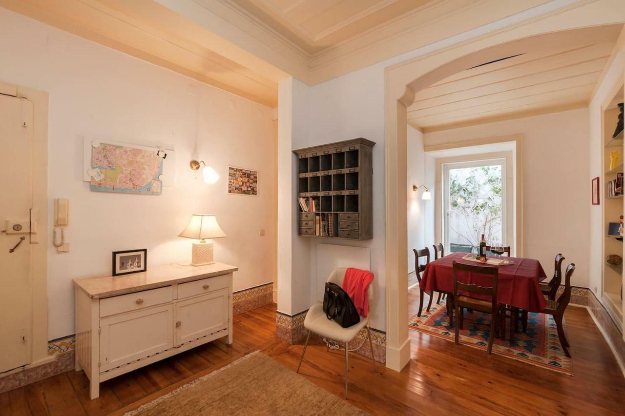 Apartment 2 Bedroom With Patio Next To Avenida Da Liberdade *